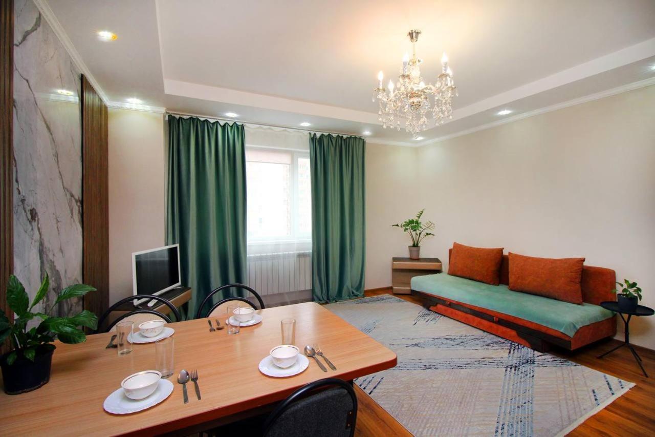 2 Ком Студия На 18 Этаже С Панорамным Видом На Горы В Жк Мега Тауер Almaty Extérieur photo